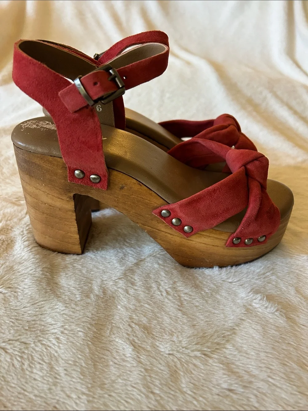 NWOB Charles David Red Suede Knot-Front Platform Sandals